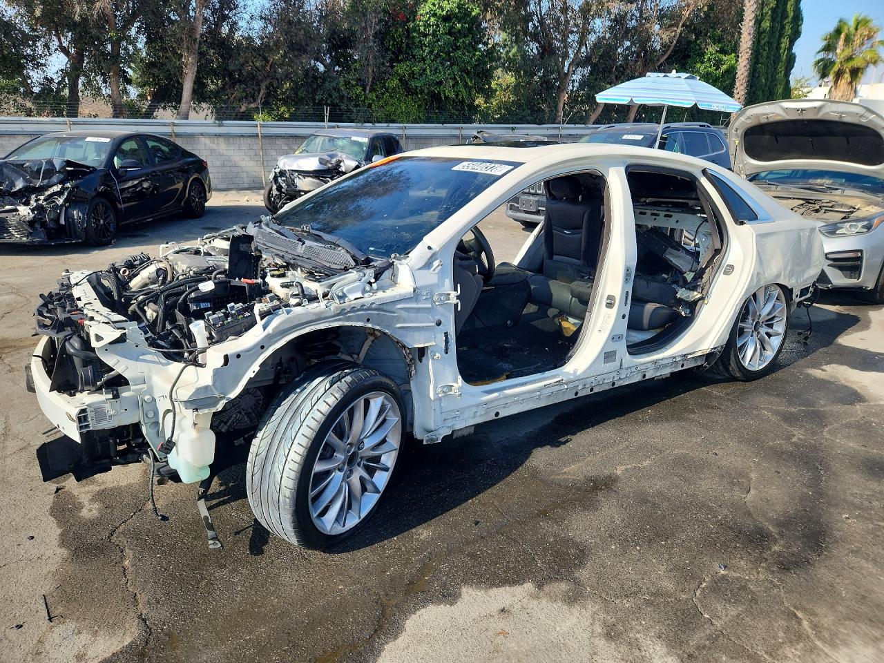 2015 Cadillac XTS Premium, VIN 2G61V5S83F9115845 — Stripped