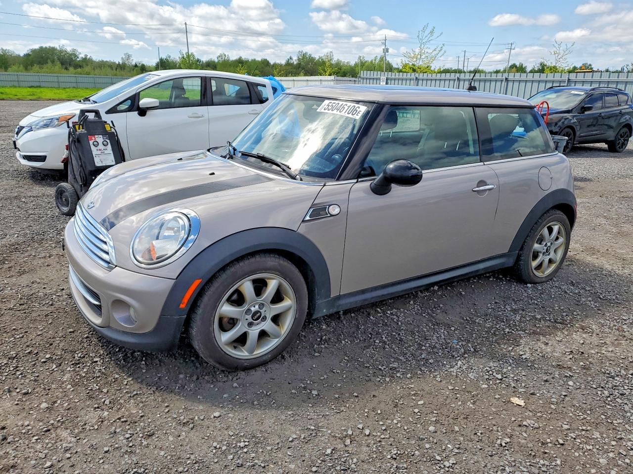 2013 MINI Hardtop, VIN WMWSU3C55DT545814 — Side