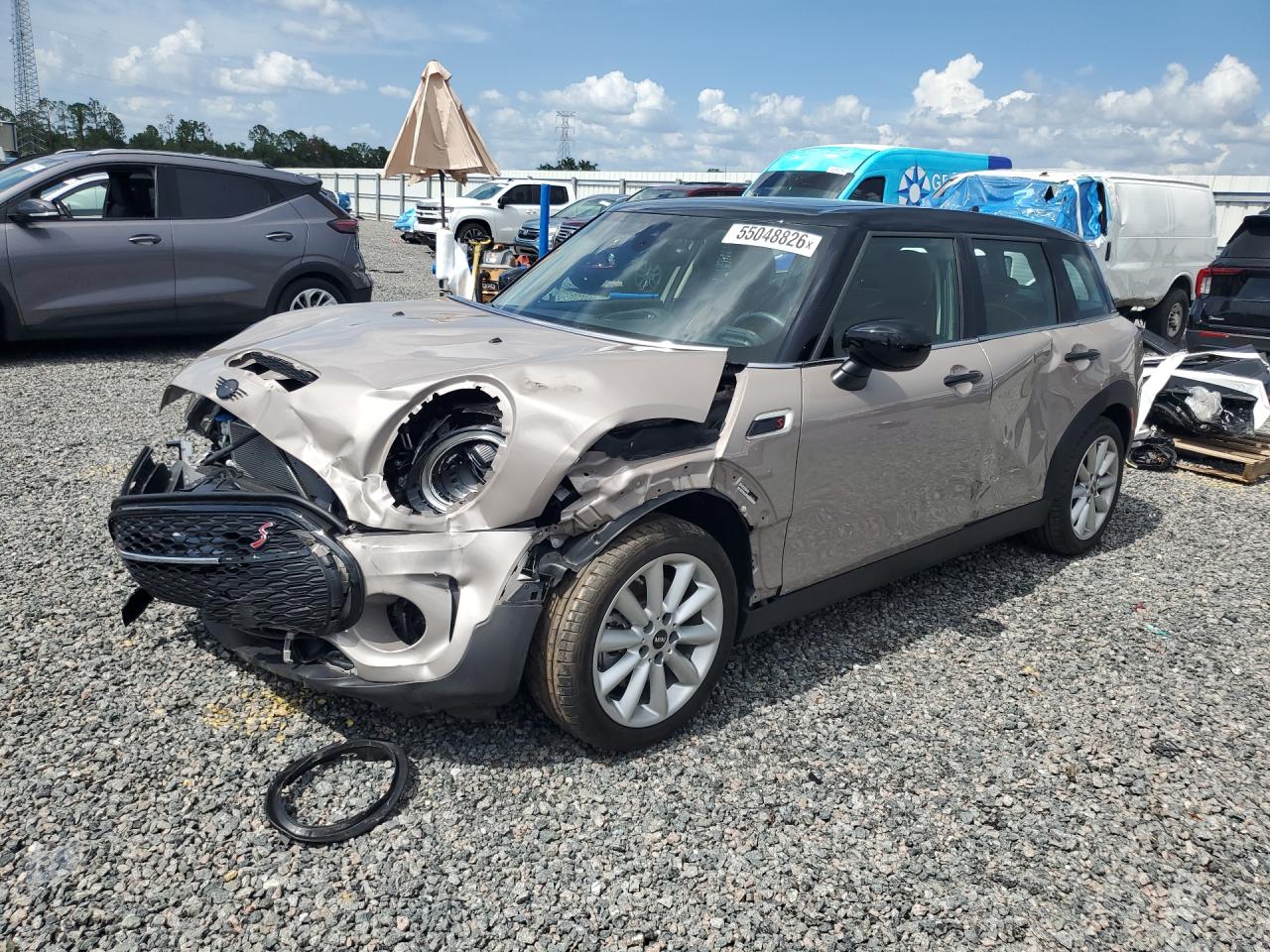 2024 MINI Clubman Cooper S, VIN WMWLV7C02R2U58320 — Front end