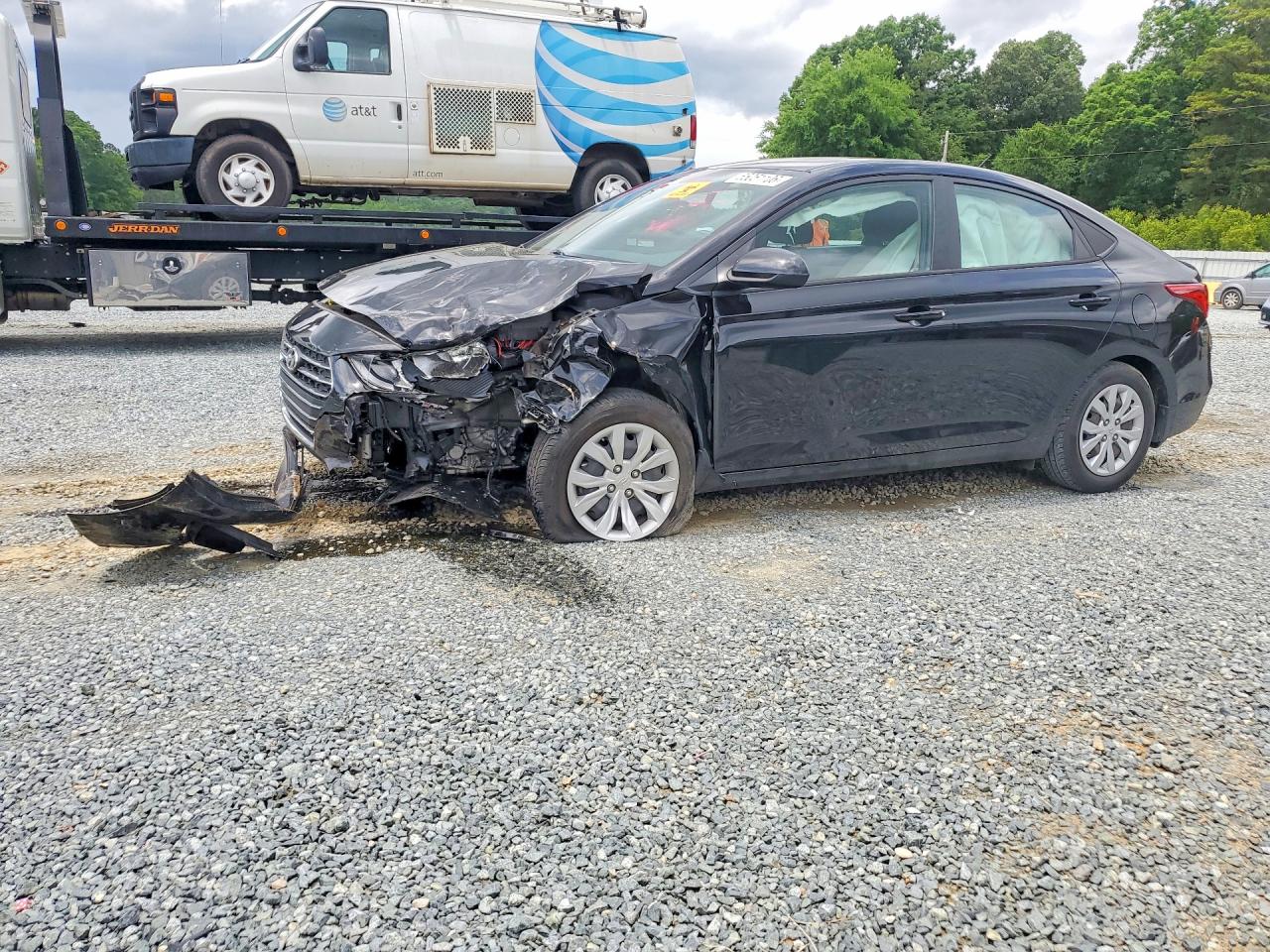 2022 Hyundai Accent SEL, VIN 3KPC24A64NE165596 — Front end