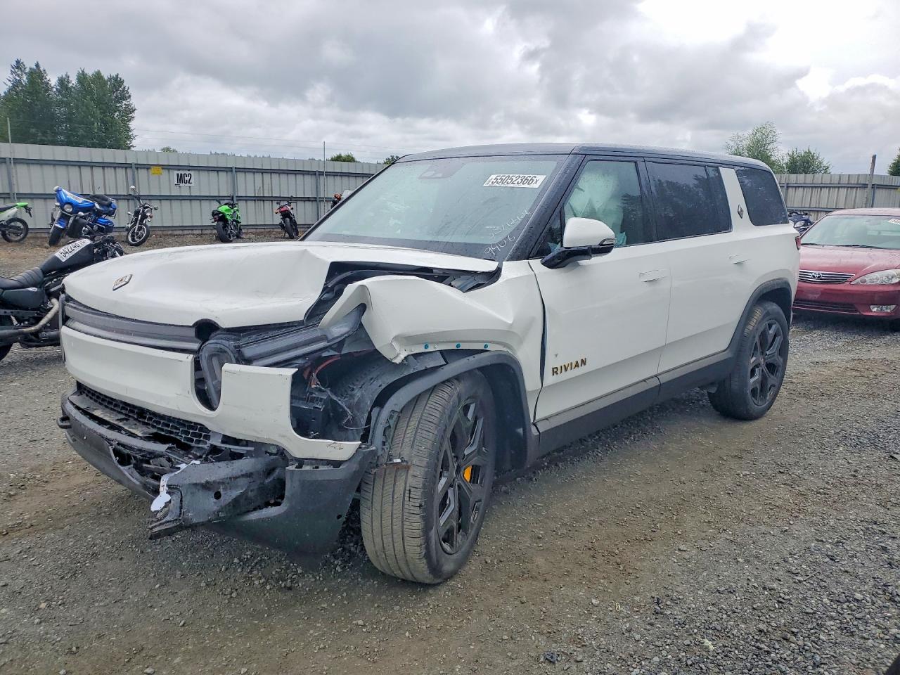 2026 Rivian R1S, VIN 7PDSGBBP0TN079406 — Front end