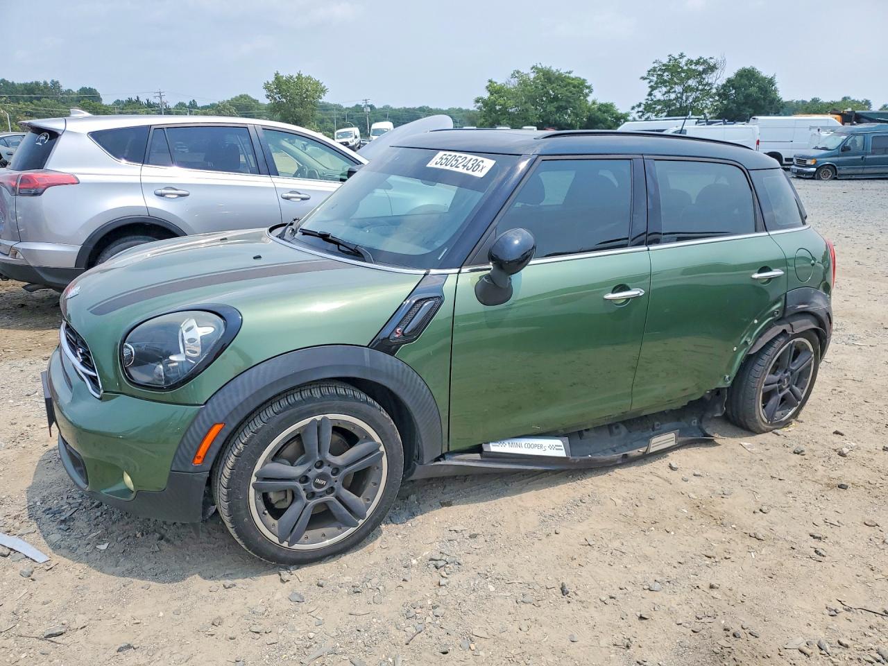 2015 MINI Countryman S, VIN WMWZC3C55FWT01745 — Side