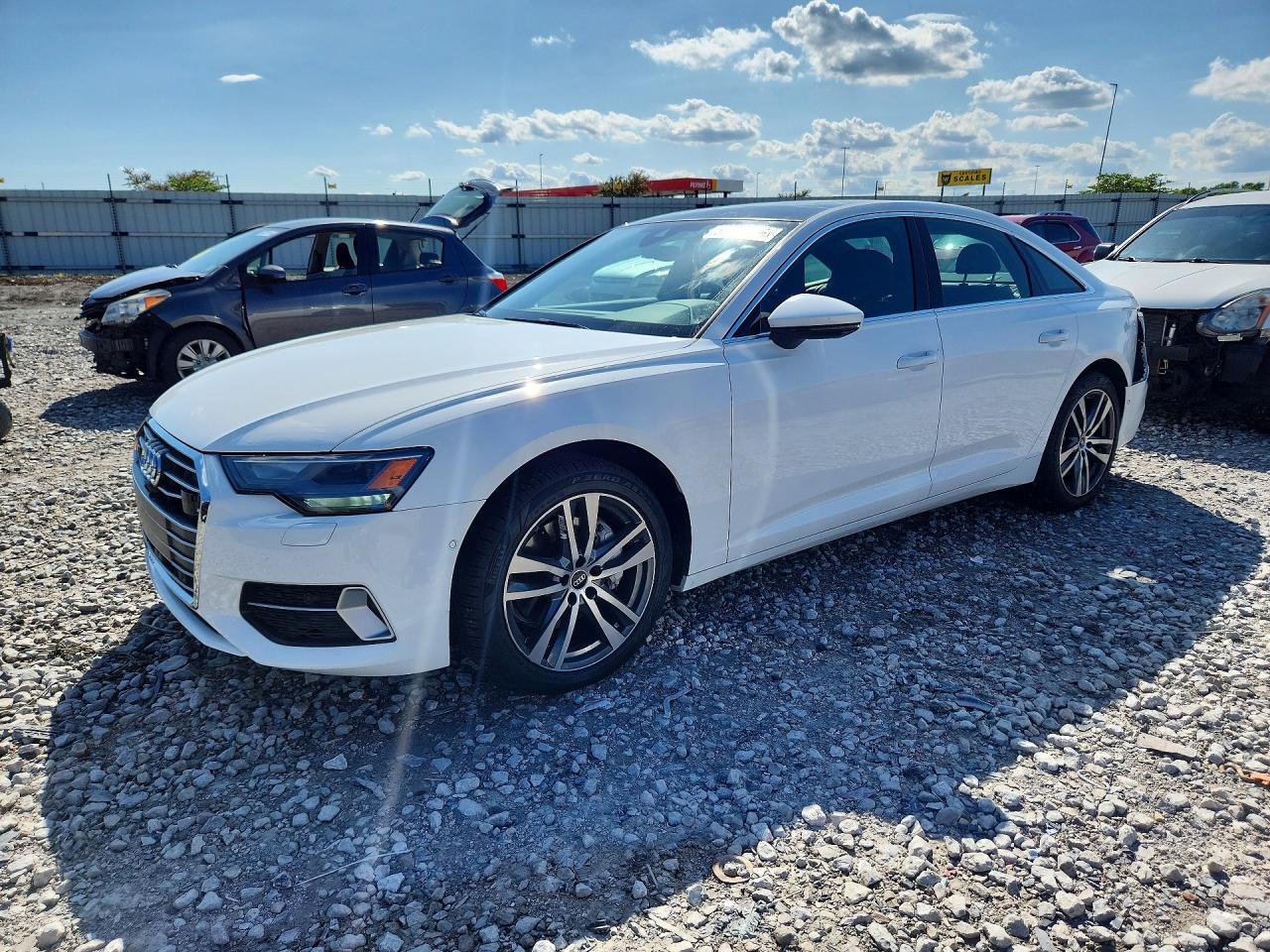 2023 Audi A6 Premium, VIN WAUD3BF27PN020852 — Зад