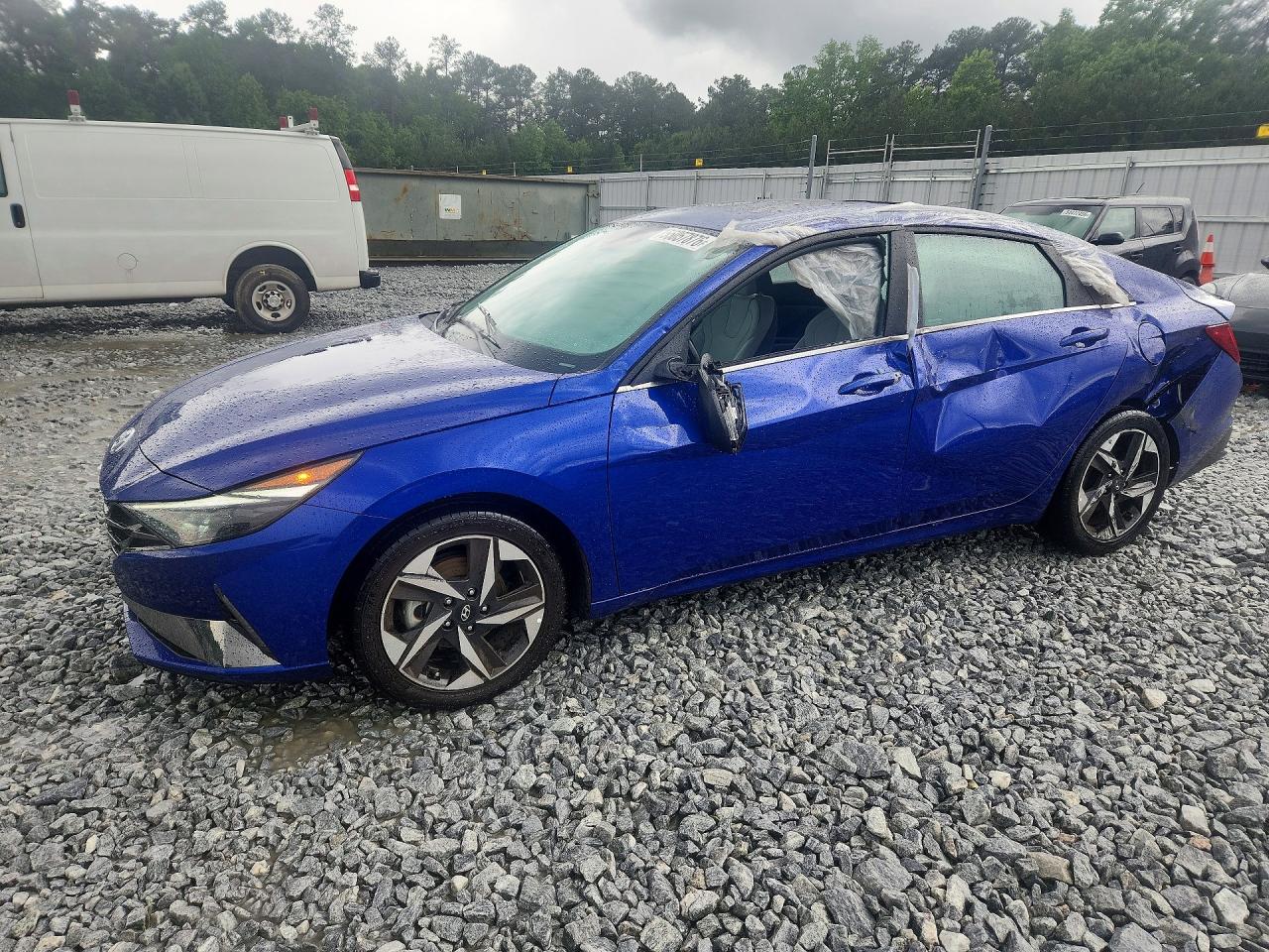 2023 Hyundai Elantra Limited, VIN KMHLP4AG8PU424438 — Side