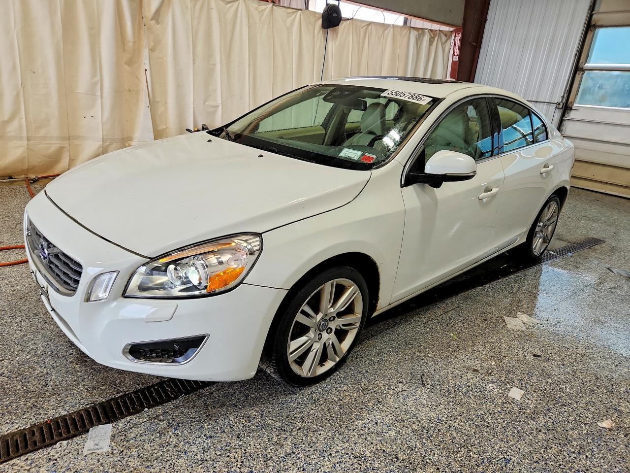2011 Volvo S60, VIN YV1902FH5B2014266 — Rear end