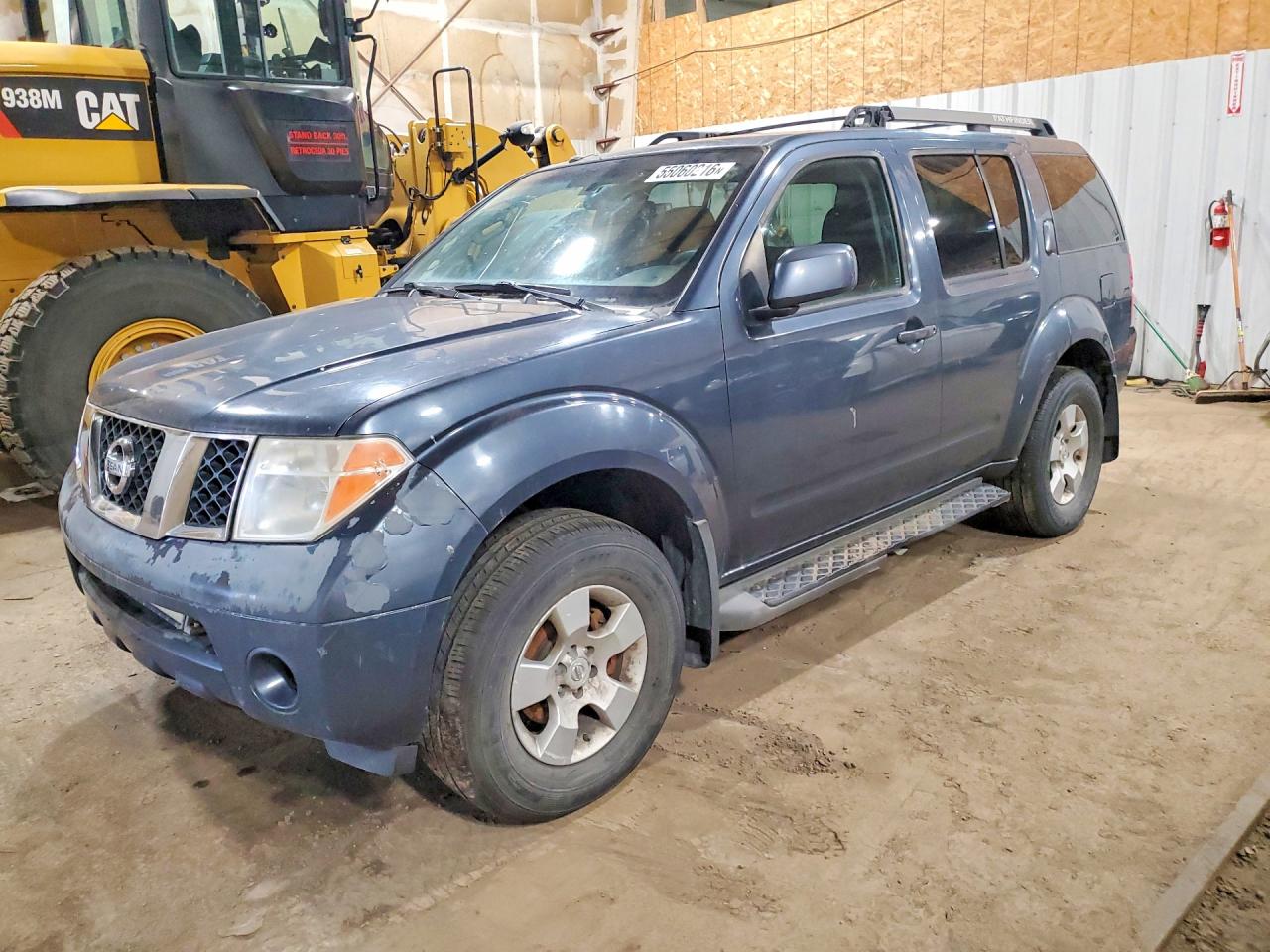 2005 Nissan Pathfinder SE, VIN 5N1AR18W15C705125 — Механическое