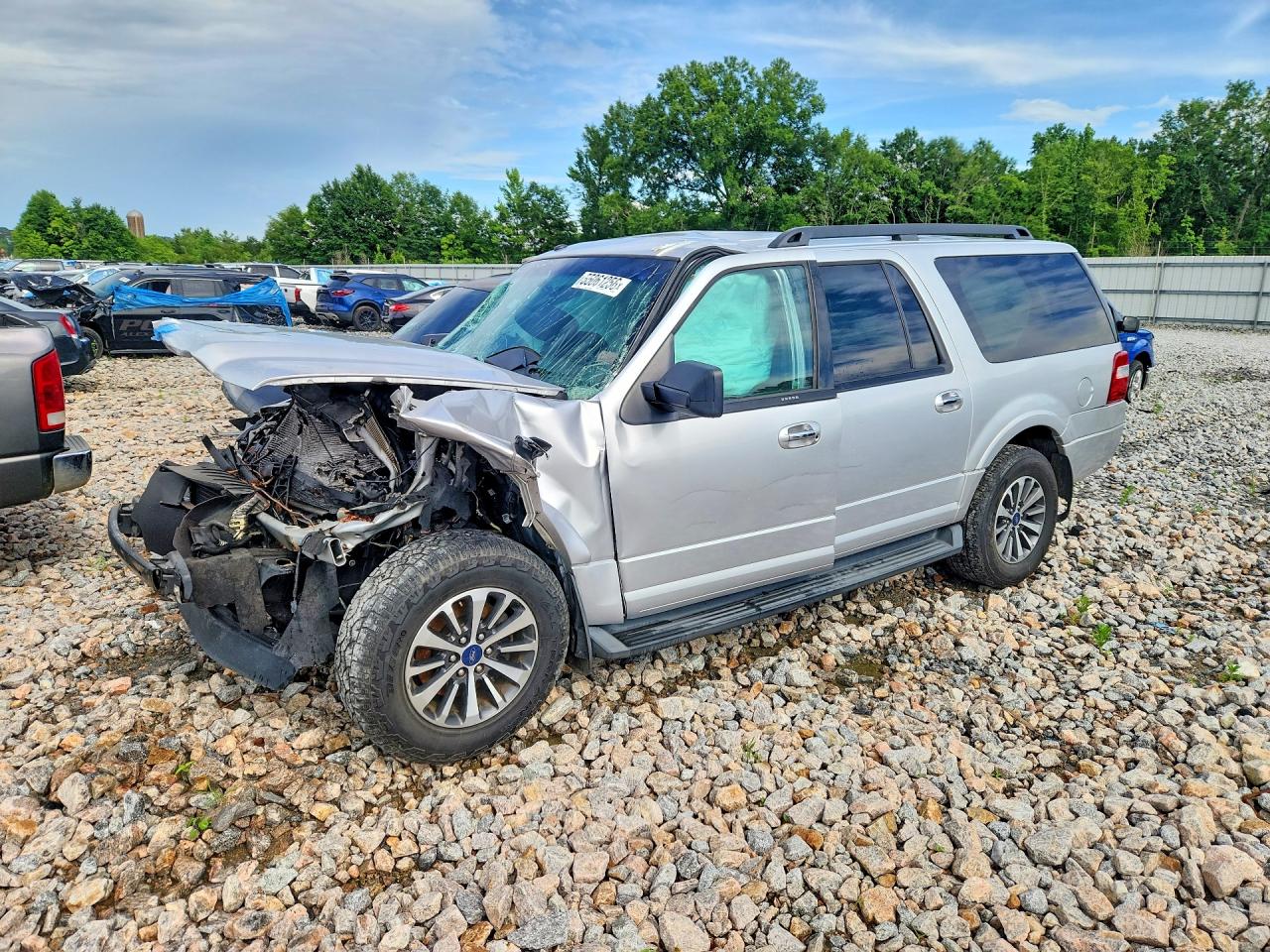 2015 Ford Expedition Max XLT, VIN 1FMJK1HT7FEF38351 — Front end