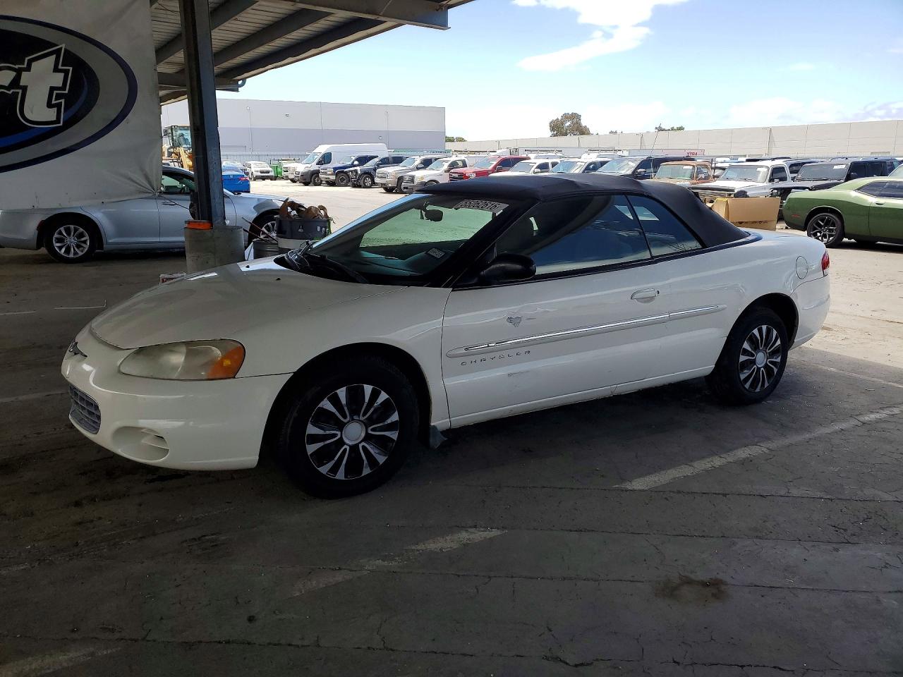 2001 Chrysler Sebring, VIN 1C3EL45U31N680310 — Вандализм