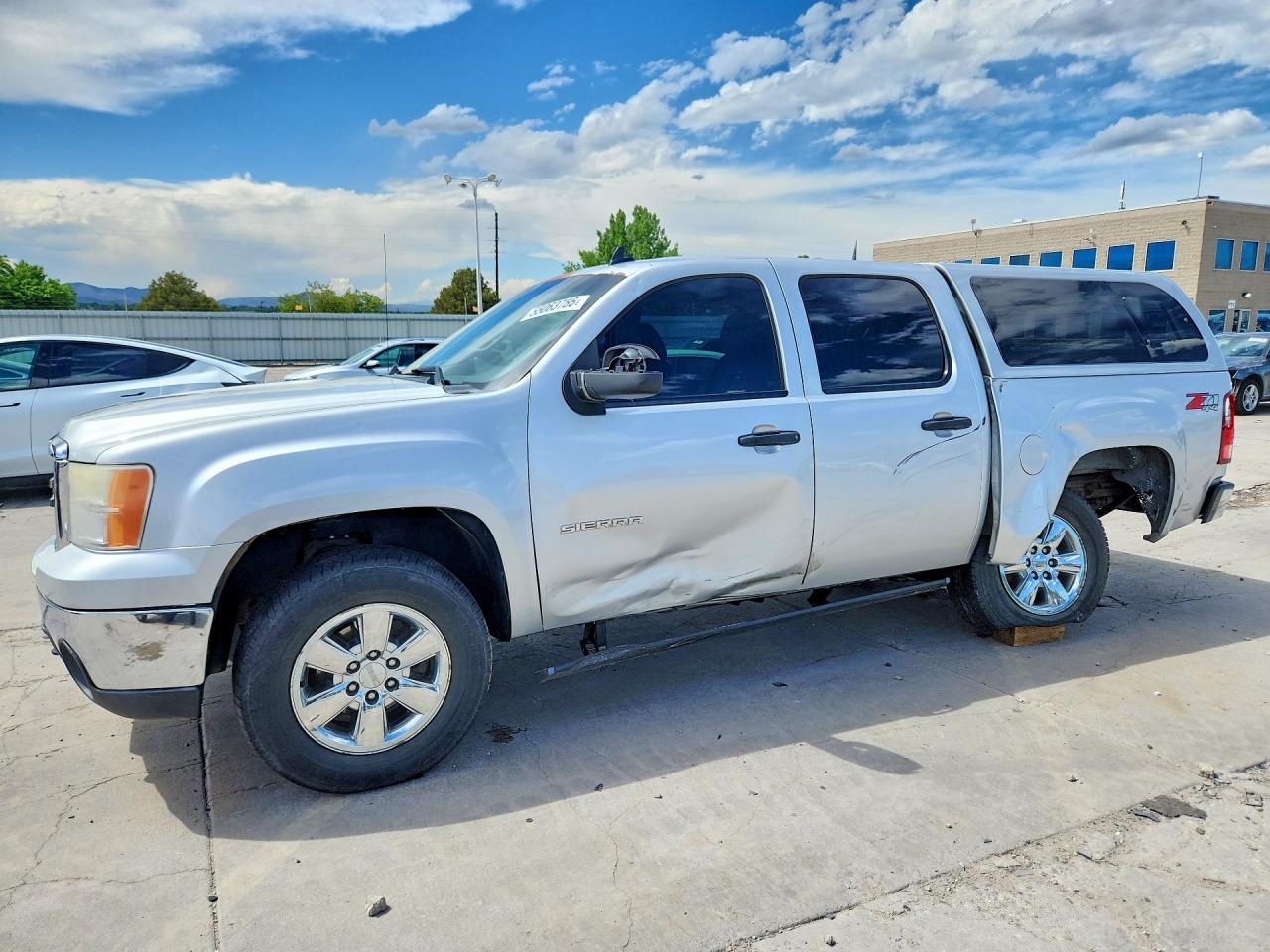 2012 GMC Sierra 1500 SLE, VIN 3GTP2VE75CG307739 — Side