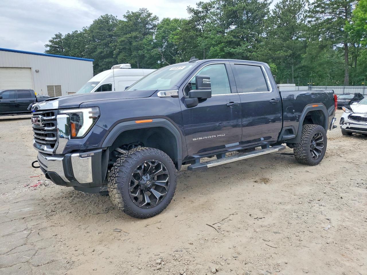 2024 GMC Sierra 2500HD SLE, VIN 1GT49ME76RF146045 — Front end