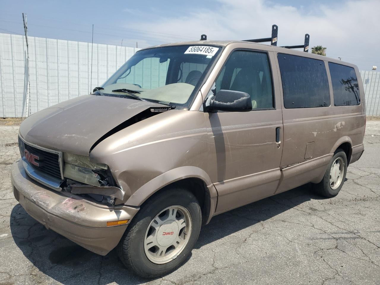 2003 GMC Safari, VIN 1GKEL19X63B509817 — Front end