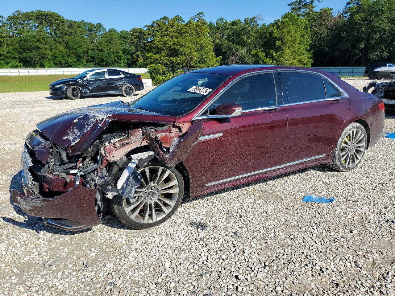 2017 Lincoln Continental Reserve, VIN 1LN6L9RP1H5618802 — Front end