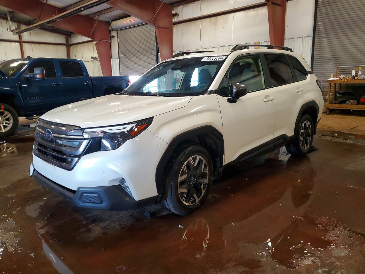 2025 Subaru Forester Premium, VIN JF2SLDBC7SH416857 — Бок