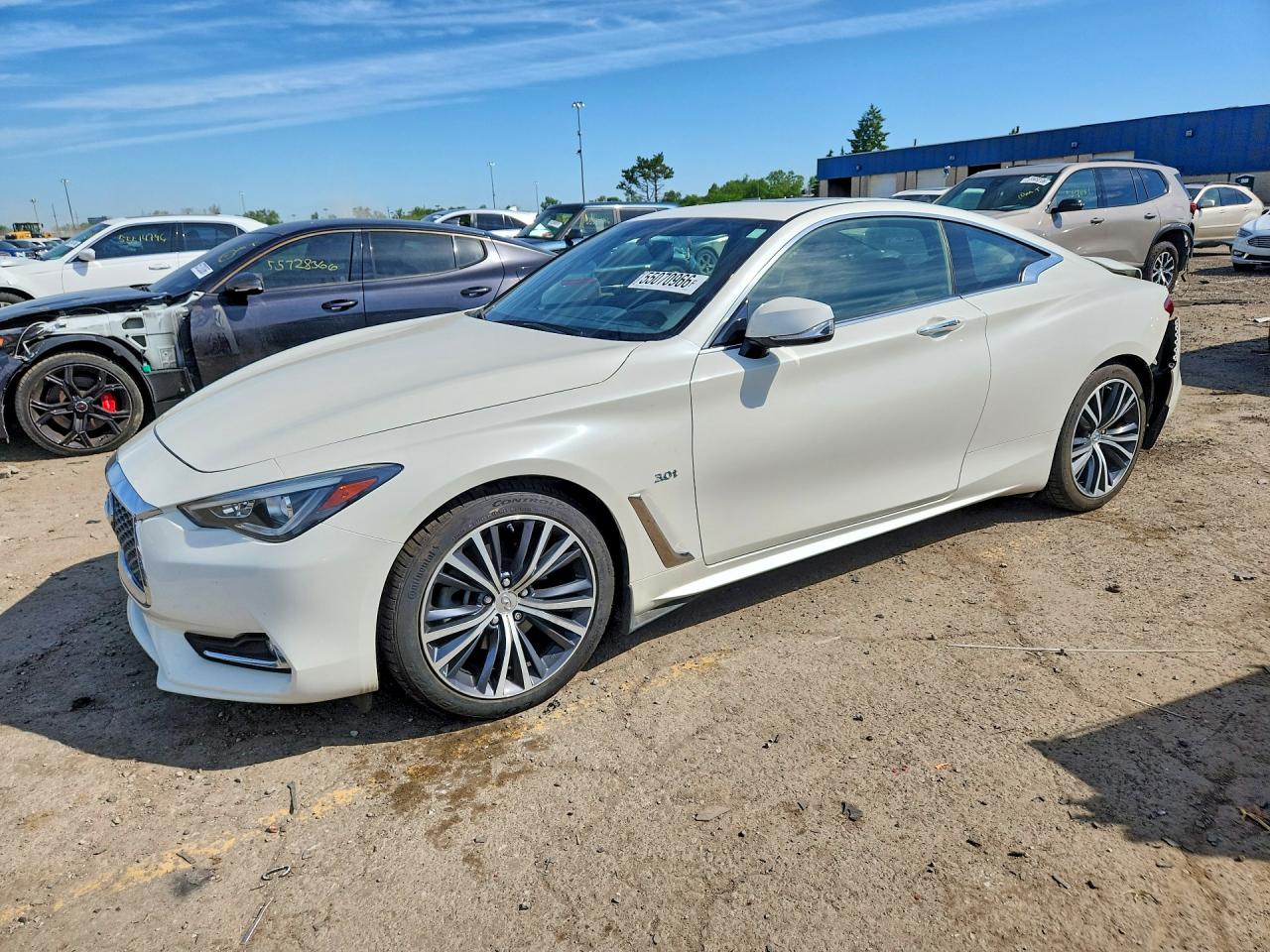 2017 Infiniti Q60 Premium, VIN JN1EV7EL4HM554443 — Rear end