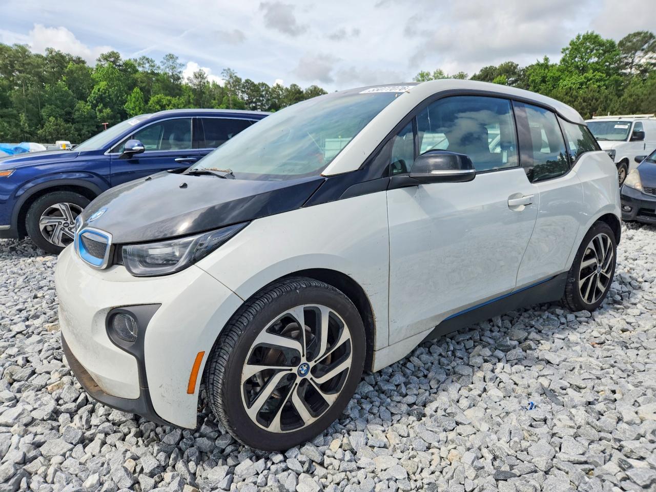 2015 BMW i3, VIN WBY1Z2C59FV286857 — Rear end