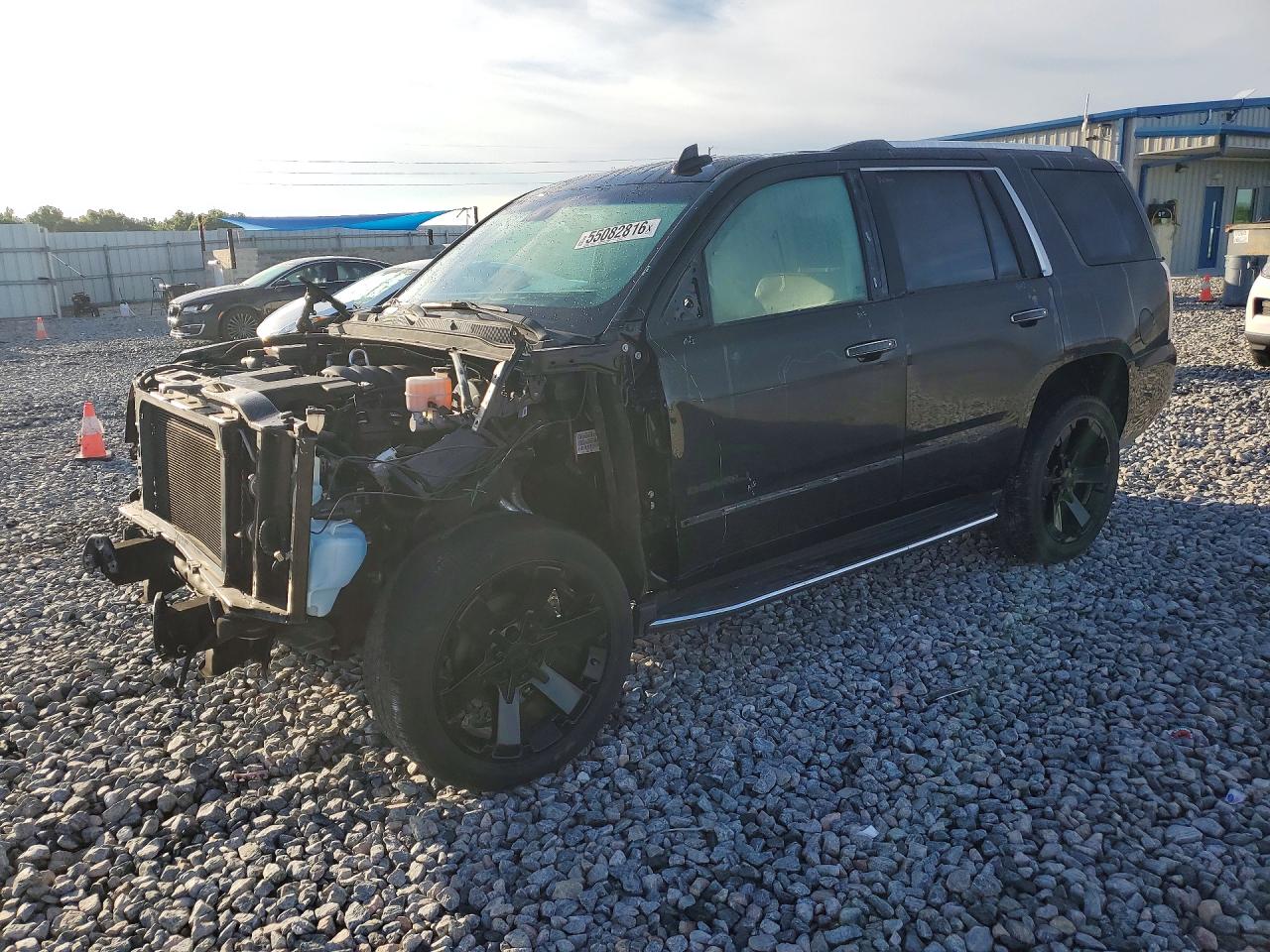 2019 GMC Yukon Denali, VIN 1GKS1CKJ0KR402102 — Front end