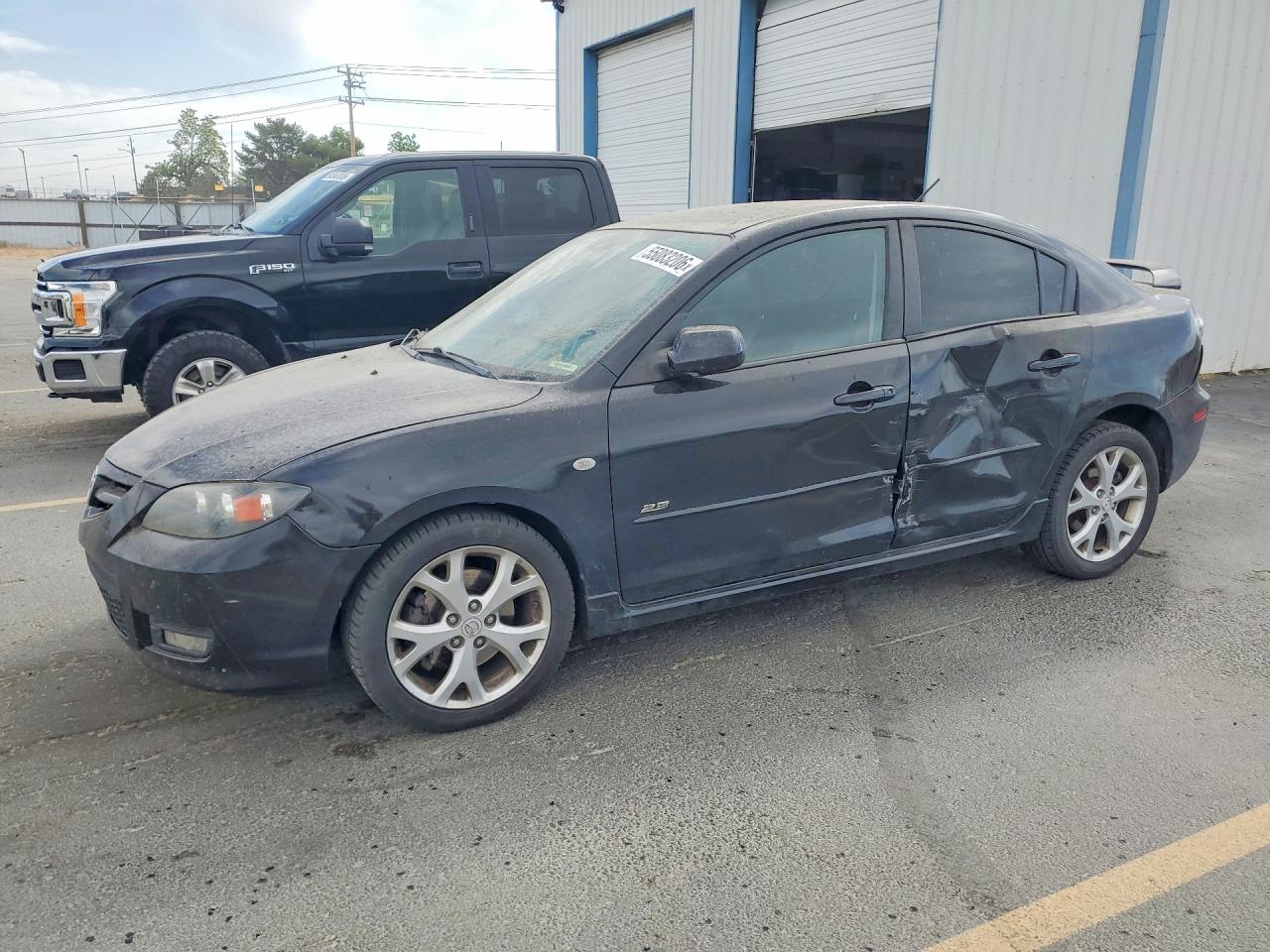 2007 Mazda 3 S Grand Touring, VIN JM1BK323771665347 — Side