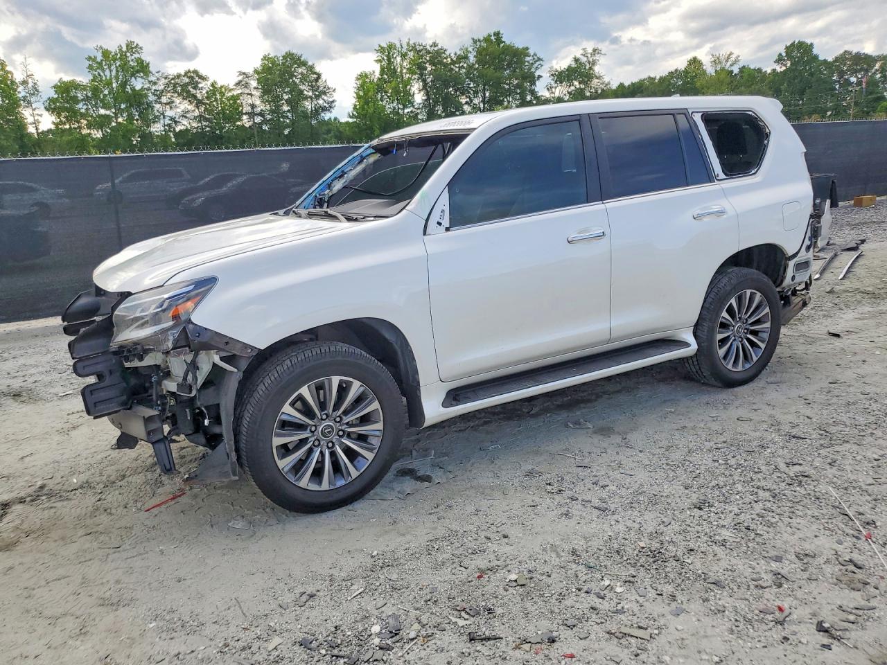 2020 Lexus GX 460 Luxury, VIN JTJGM7BX6L5260896 — Front end