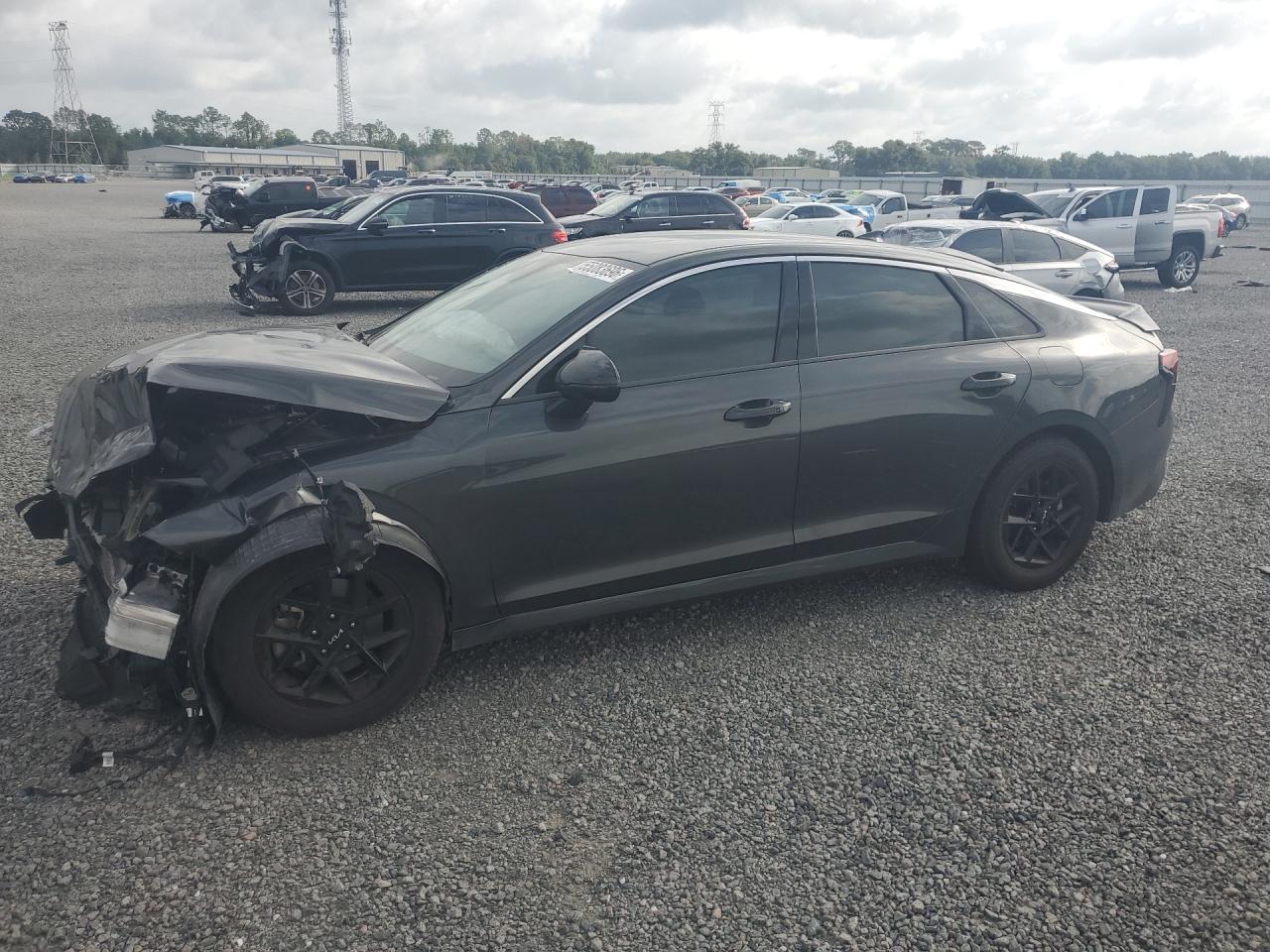 2025 Kia K5 LXS, VIN KNAG24J75S5281064 — Front end