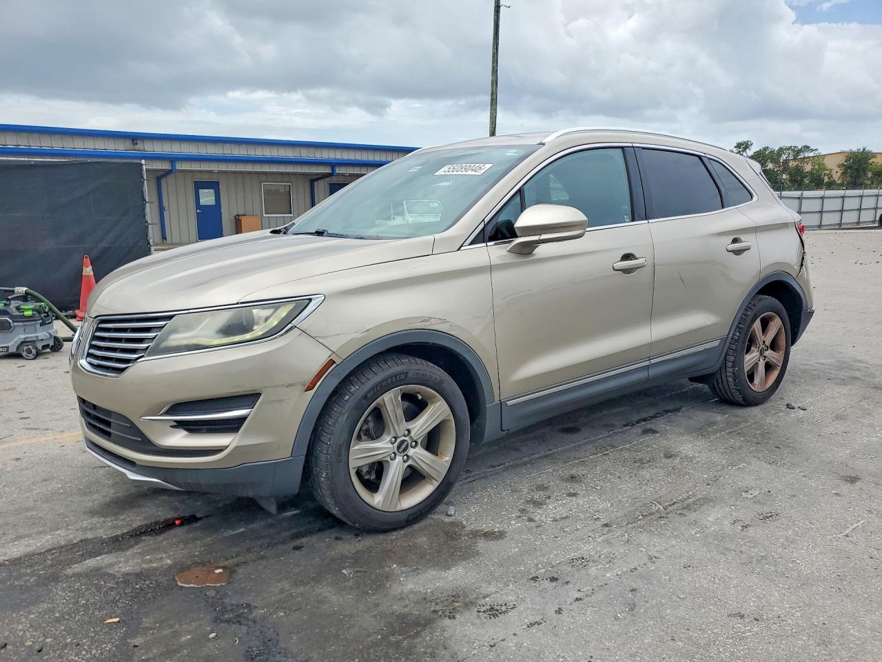 2015 Lincoln MKC, VIN 5LMCJ1A90FUJ42615 — Rear end