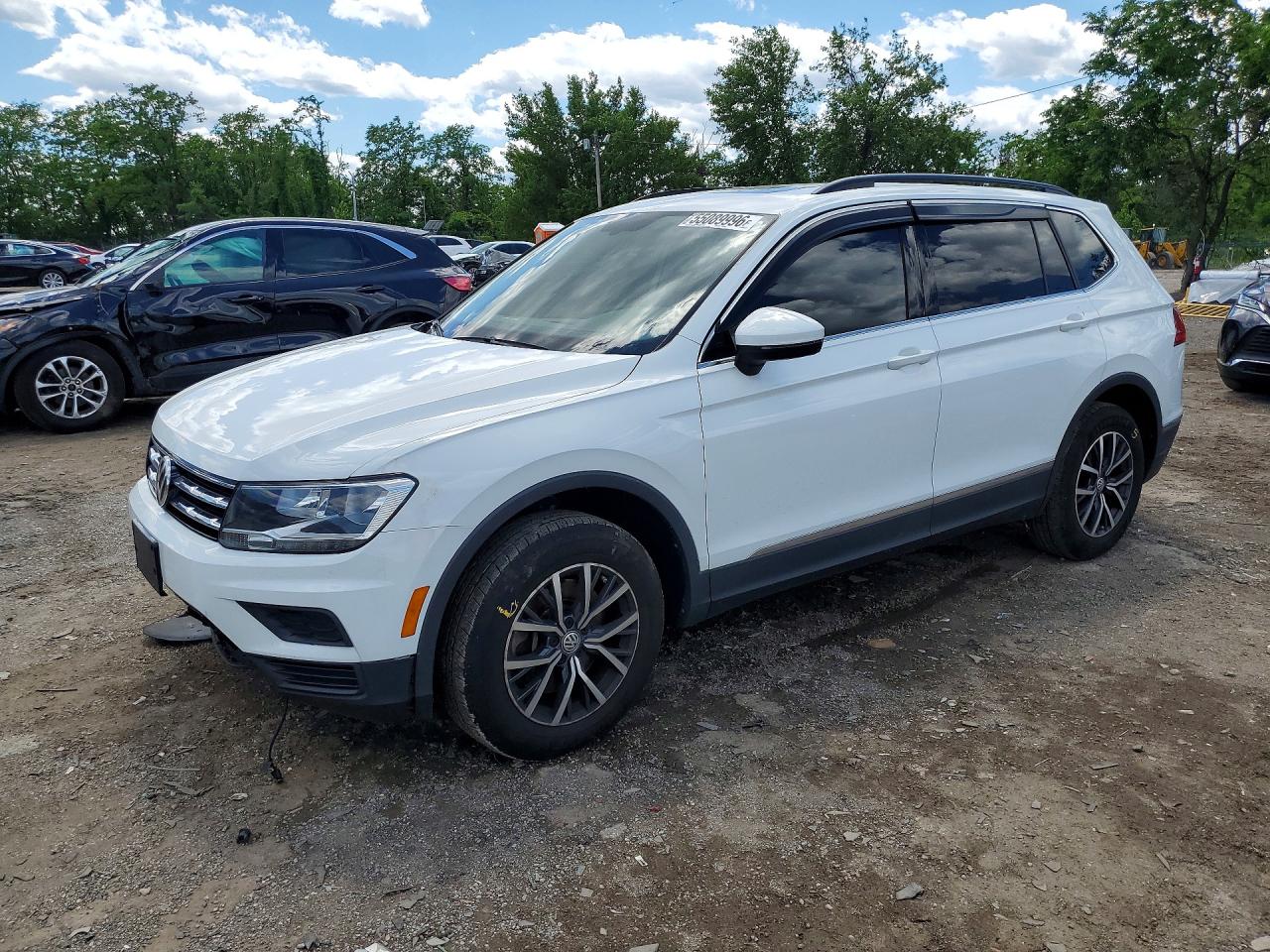 2020 Volkswagen Tiguan SE, VIN 3VV2B7AX3LM071638 — Перед