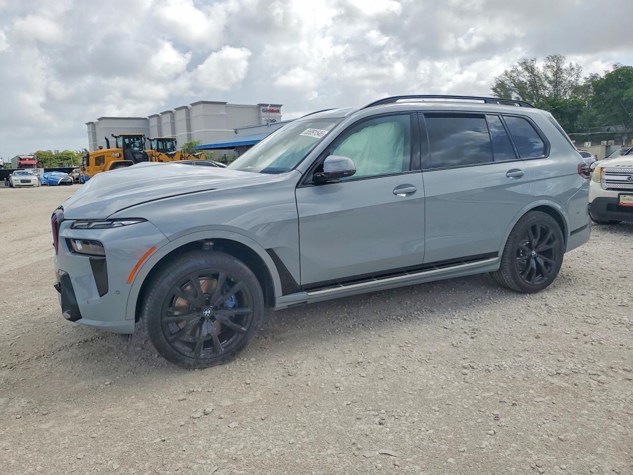 2026 BMW X7 xDrive40i, VIN 5UX23EM00T9130964 — Front end