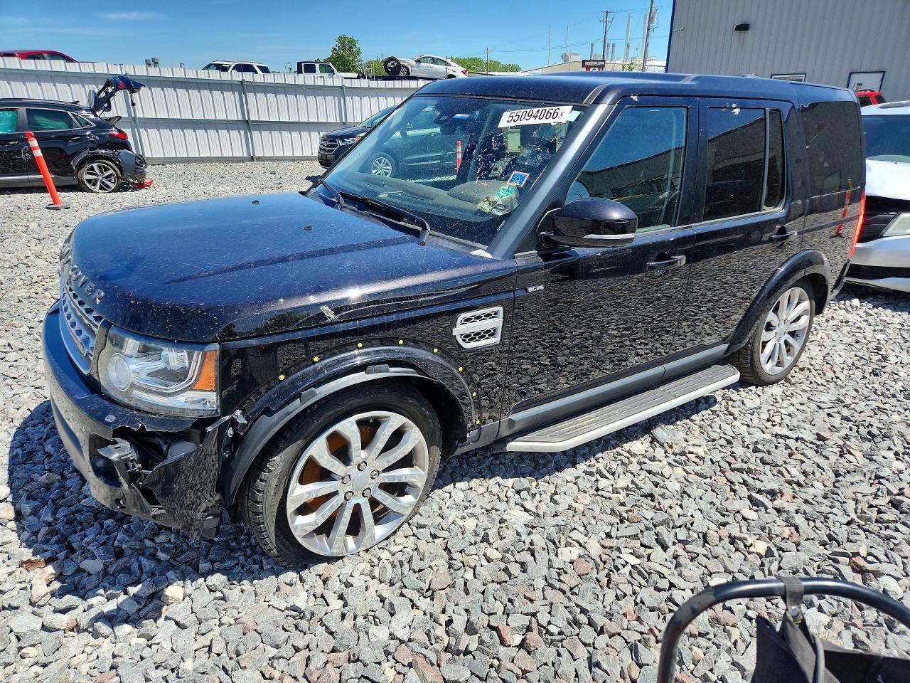 2016 Land Rover LR4 HSE Lux, VIN SALAK2V63GA800117 — Front end