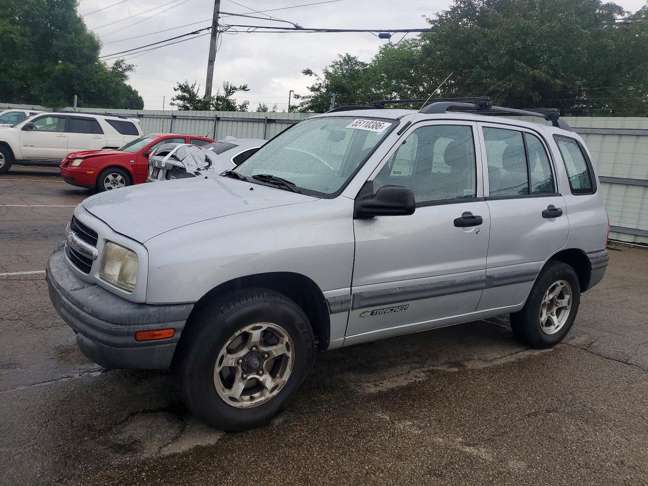 1999 Chevrolet Tracker, VIN 2CNBJ13C8X6917086 — Minor dents and scratches