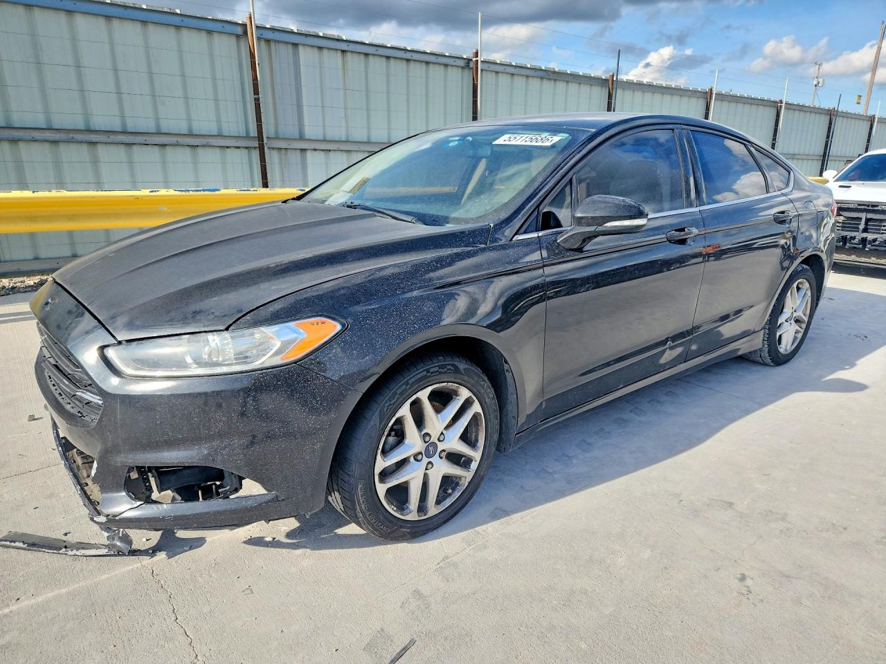 2014 Ford Fusion SE, VIN 1FA6P0HD5E5400164 — Front end