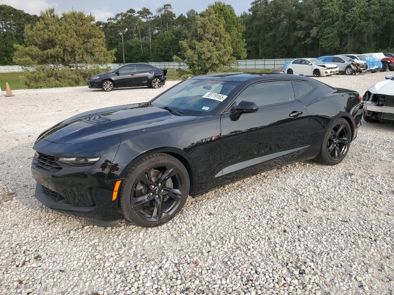2021 Chevrolet Camaro LT1, VIN 1G1FF1R77M0138180 — Side