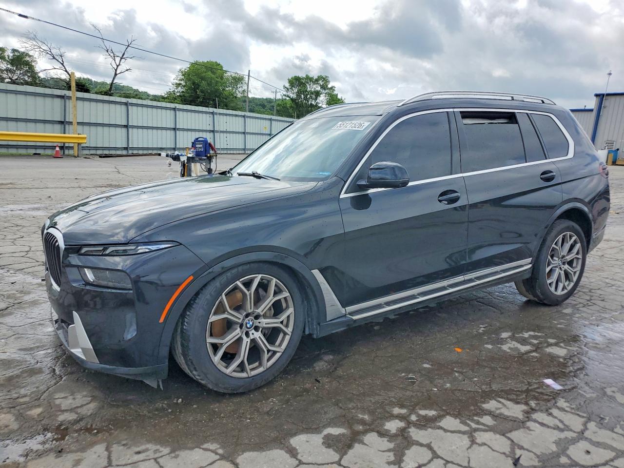 2023 BMW X7 xDrive40i, VIN 5UX23EM04P9R56089 — Front end
