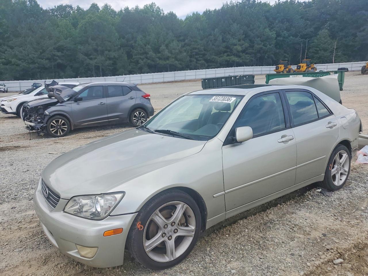2001 Lexus IS 300/350, VIN JTHBD182110027099 — Зад