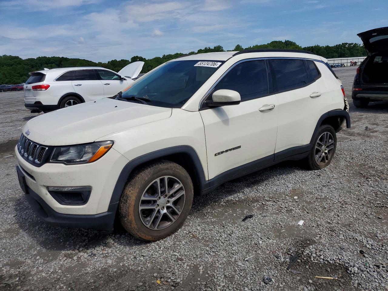 2018 Jeep Compass Altitude, VIN 3C4NJDBB2JT206174 — Rear end