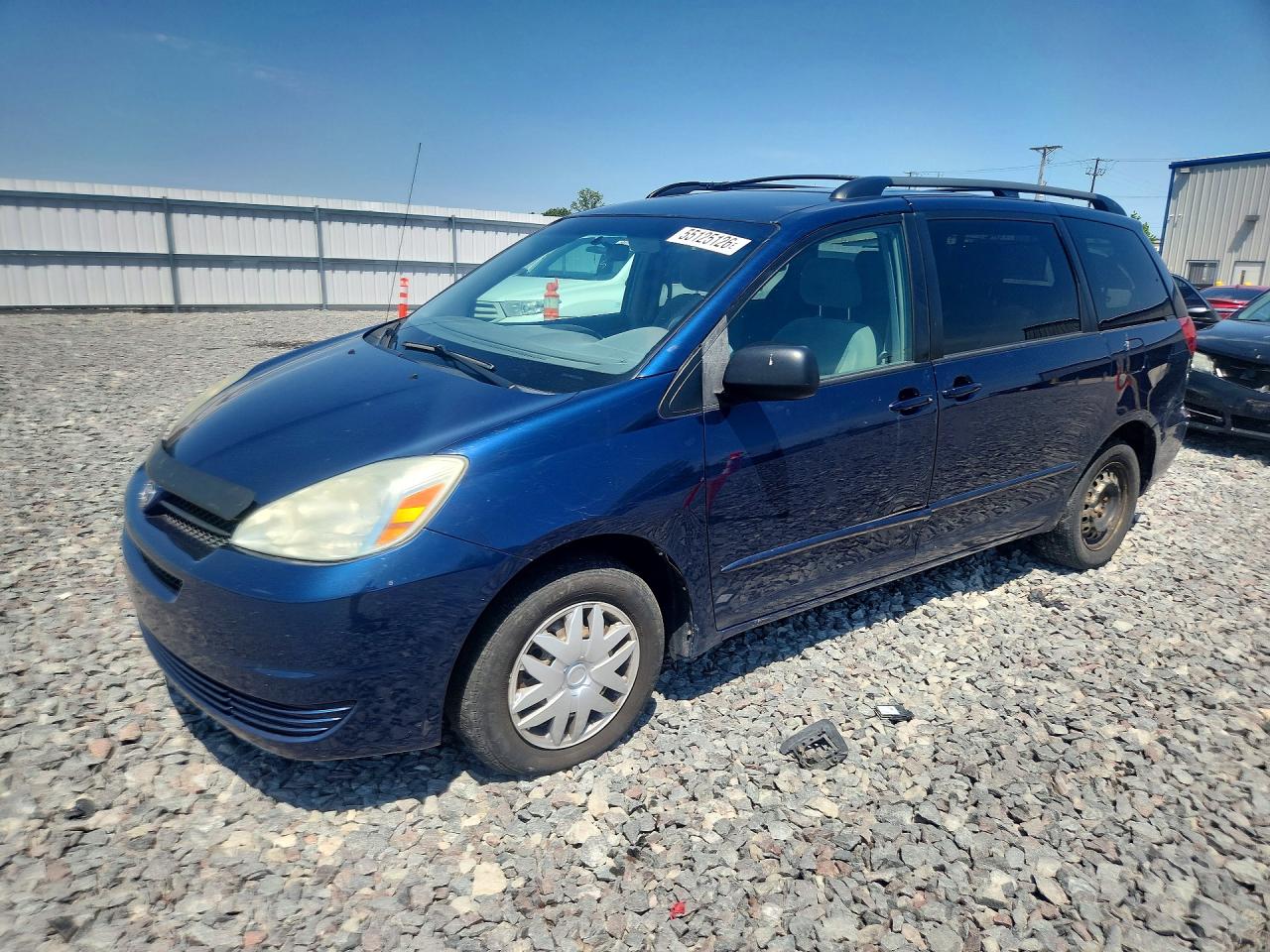 2004 Toyota Sienna LE, VIN 5TDZA23C94S146390 — Minor dents and scratches