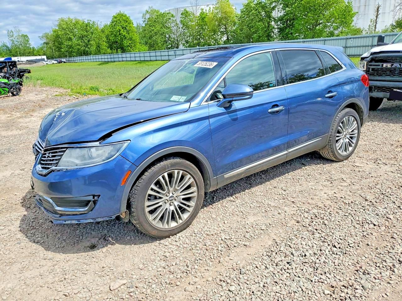 2018 Lincoln MKX Reserve, VIN 2LMPJ8LR0JBL11545 — Undercarriage