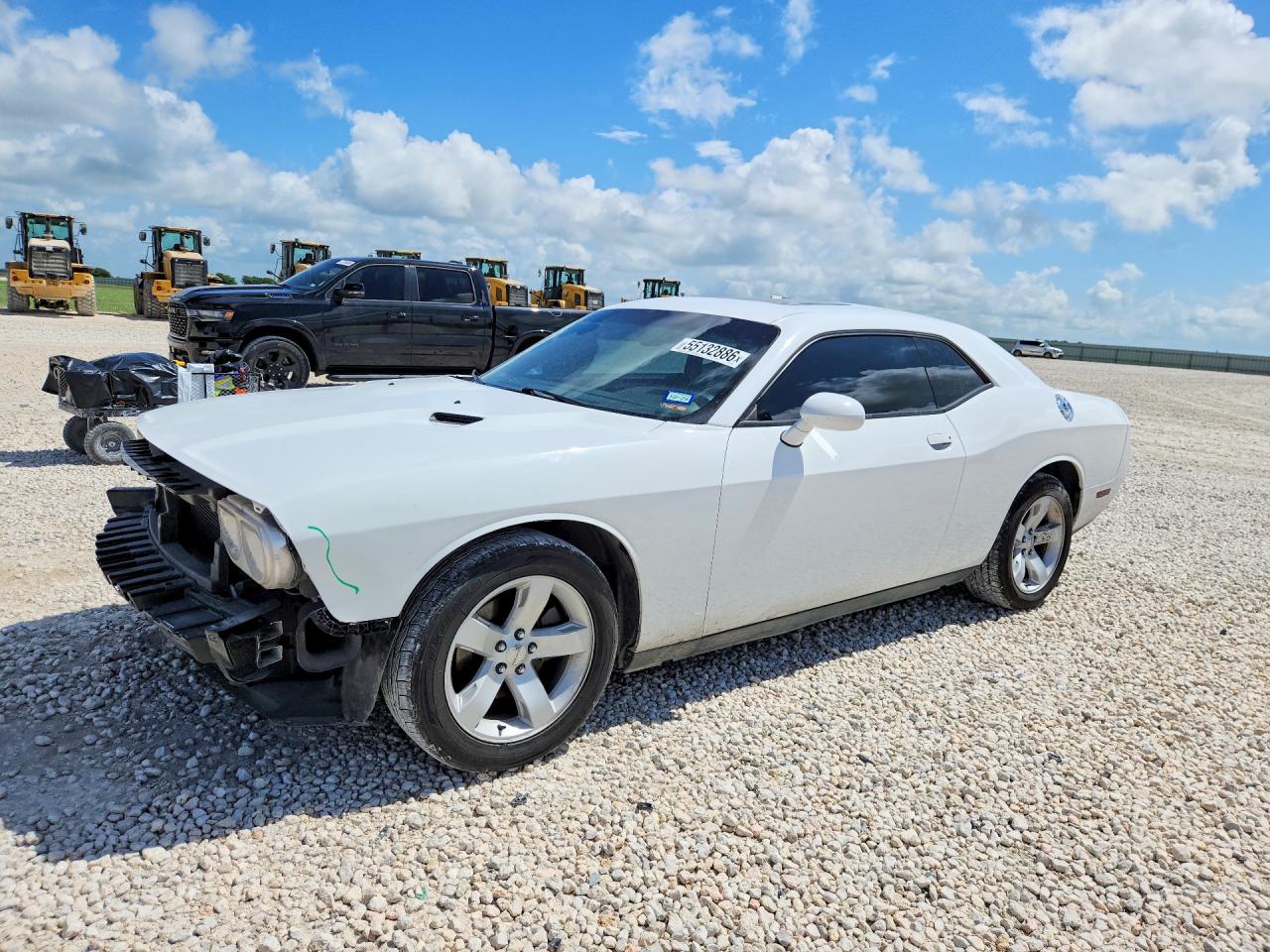 2013 Dodge Challenger SXT, VIN 2C3CDYAG0DH552065 — Front end