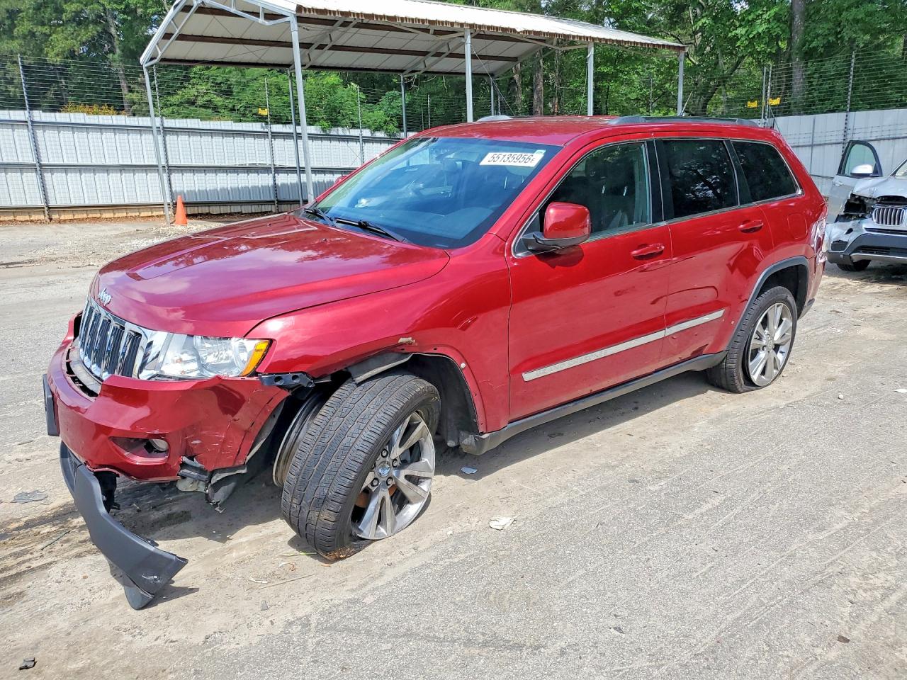 2013 Jeep Grand Cherokee Laredo, VIN 1C4RJFAG6DC505998 — Front end