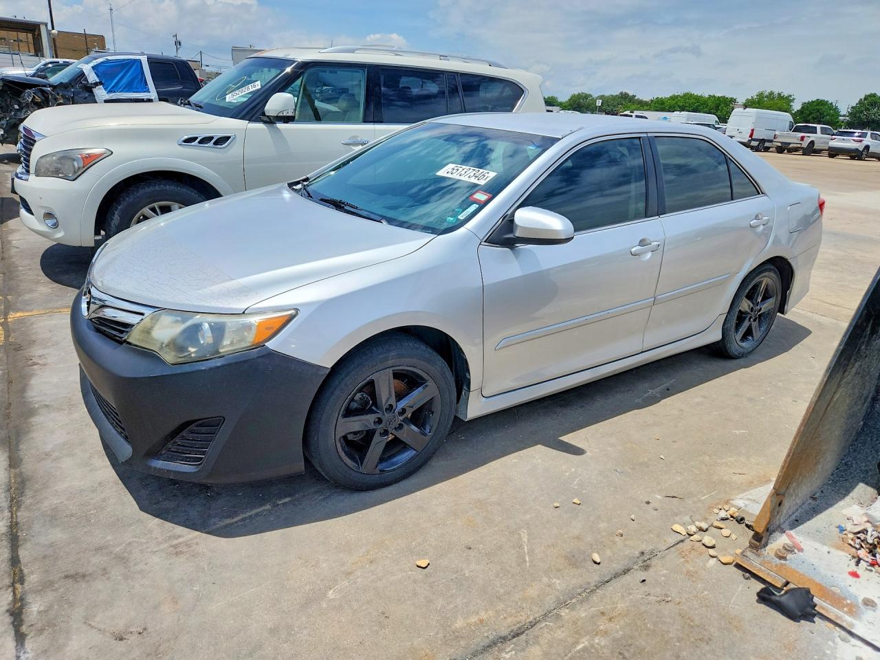 2013 Toyota Camry SE, VIN 4T1BF1FK5DU251743 — Вандализм
