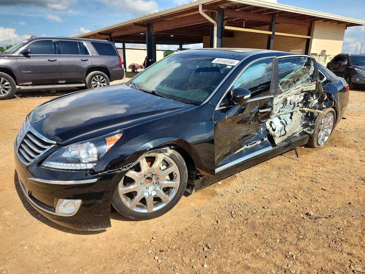 2012 Hyundai Equus Signature, VIN KMHGH4JH6CU052356 — Side