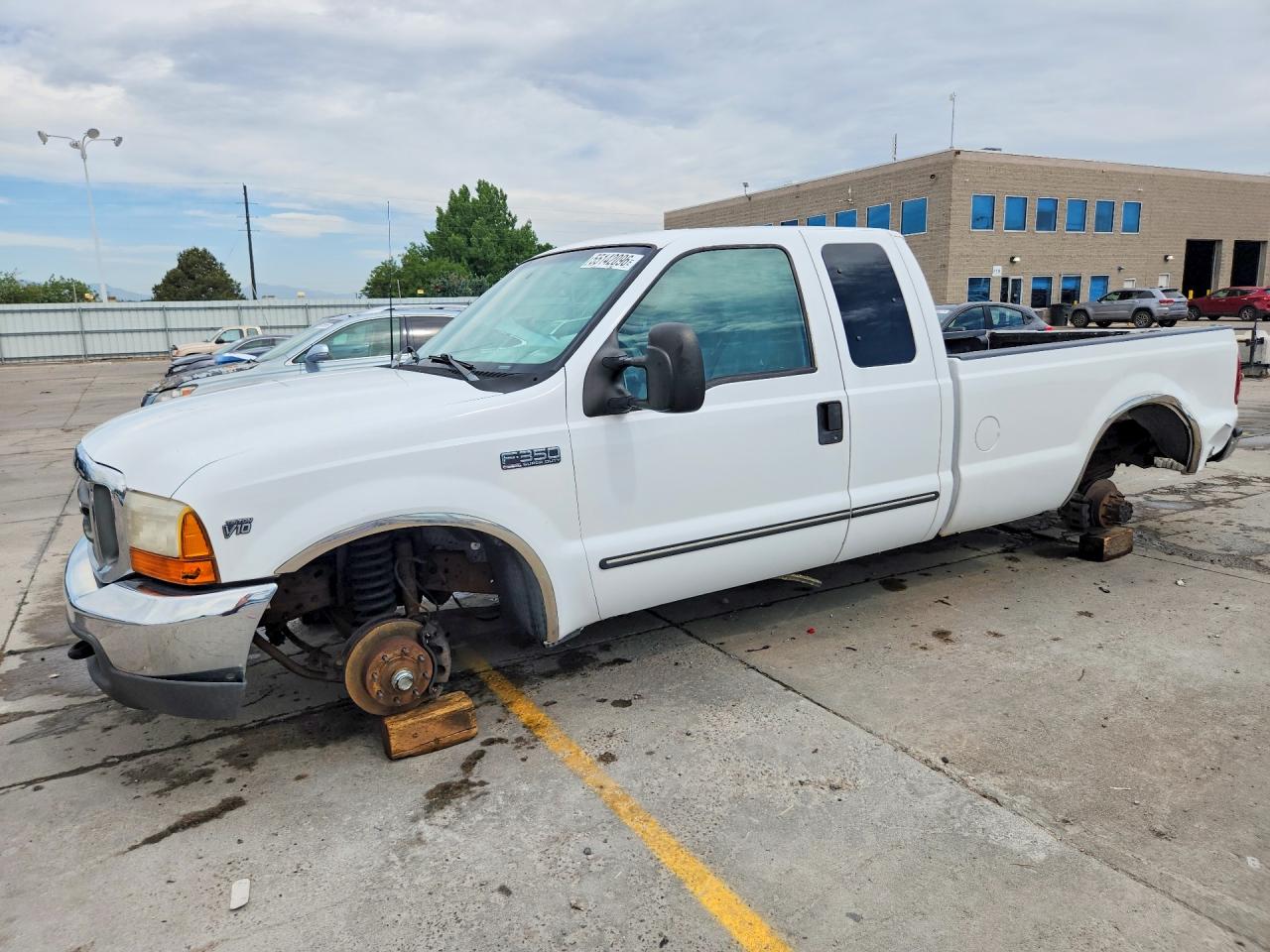 2000 Ford F-350, VIN 1FTSX30S0YEB29930 — Vandalism
