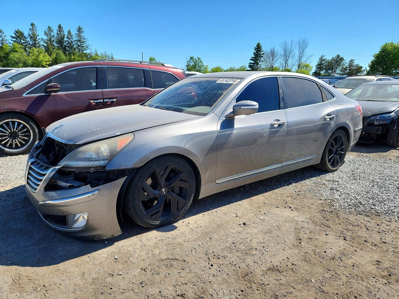 2011 Hyundai Equus Signature, VIN KMHGH4JF1BU033646 — Front end