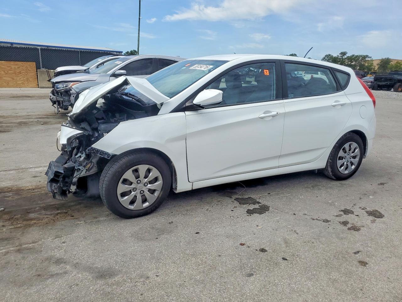 2015 Hyundai Accent GS, VIN KMHCT5AE7FU224164 — Перед