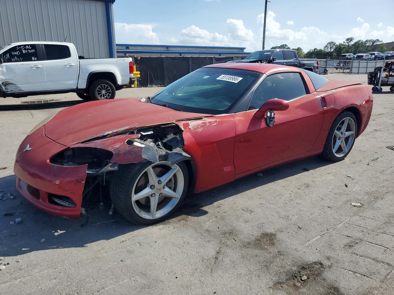 2013 Chevrolet Corvette 1LT, VIN 1G1YE2DW5D5109103 — Front end