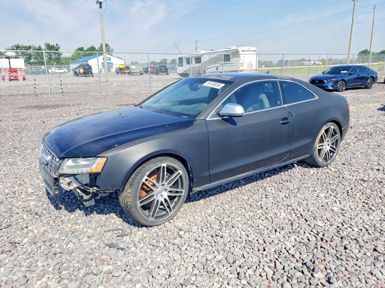 2009 Audi S5, VIN WAURV78T99A052151 — Перед