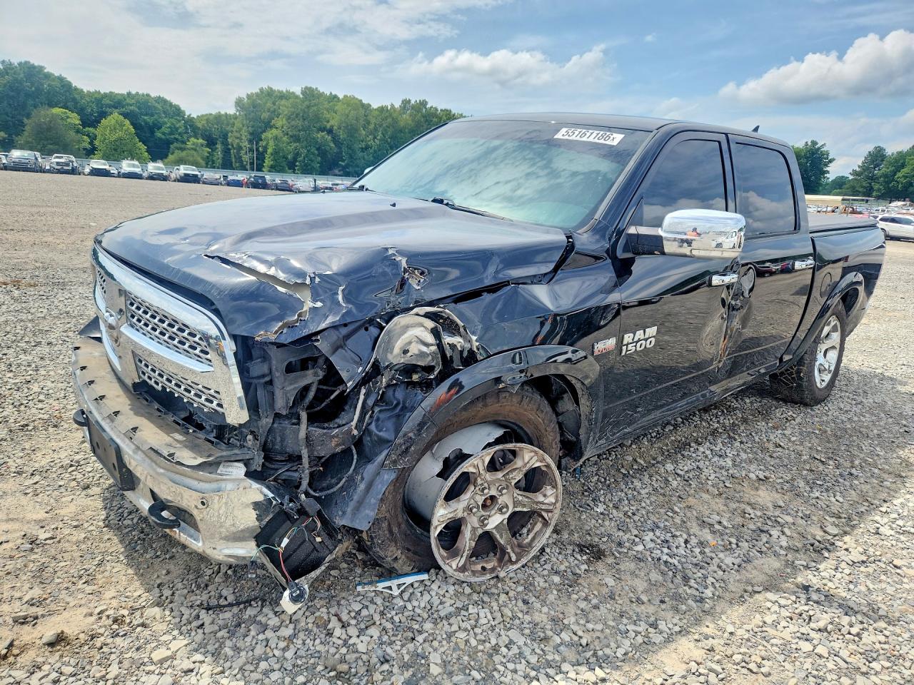 2018 Ram 1500 Laramie, VIN 1C6RR7NT7JS137989 — Front end