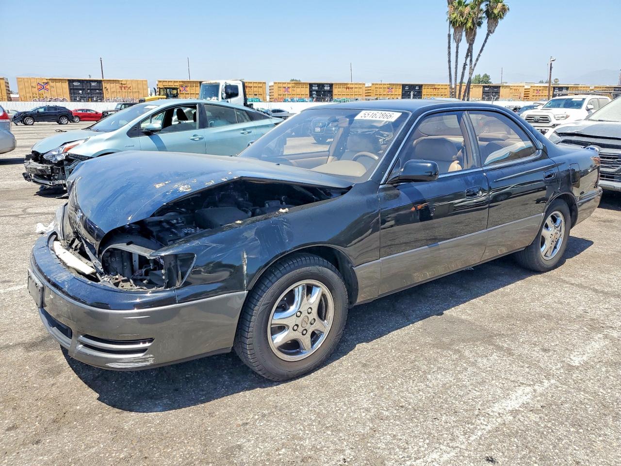 1995 Lexus ES 300, VIN JT8GK13T2S0090029 — Front end