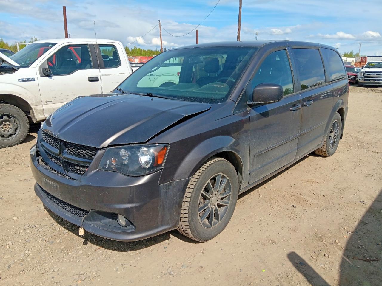 2015 Dodge Grand Caravan SXT, VIN 2C4RDGCG6FR688338 — Перед