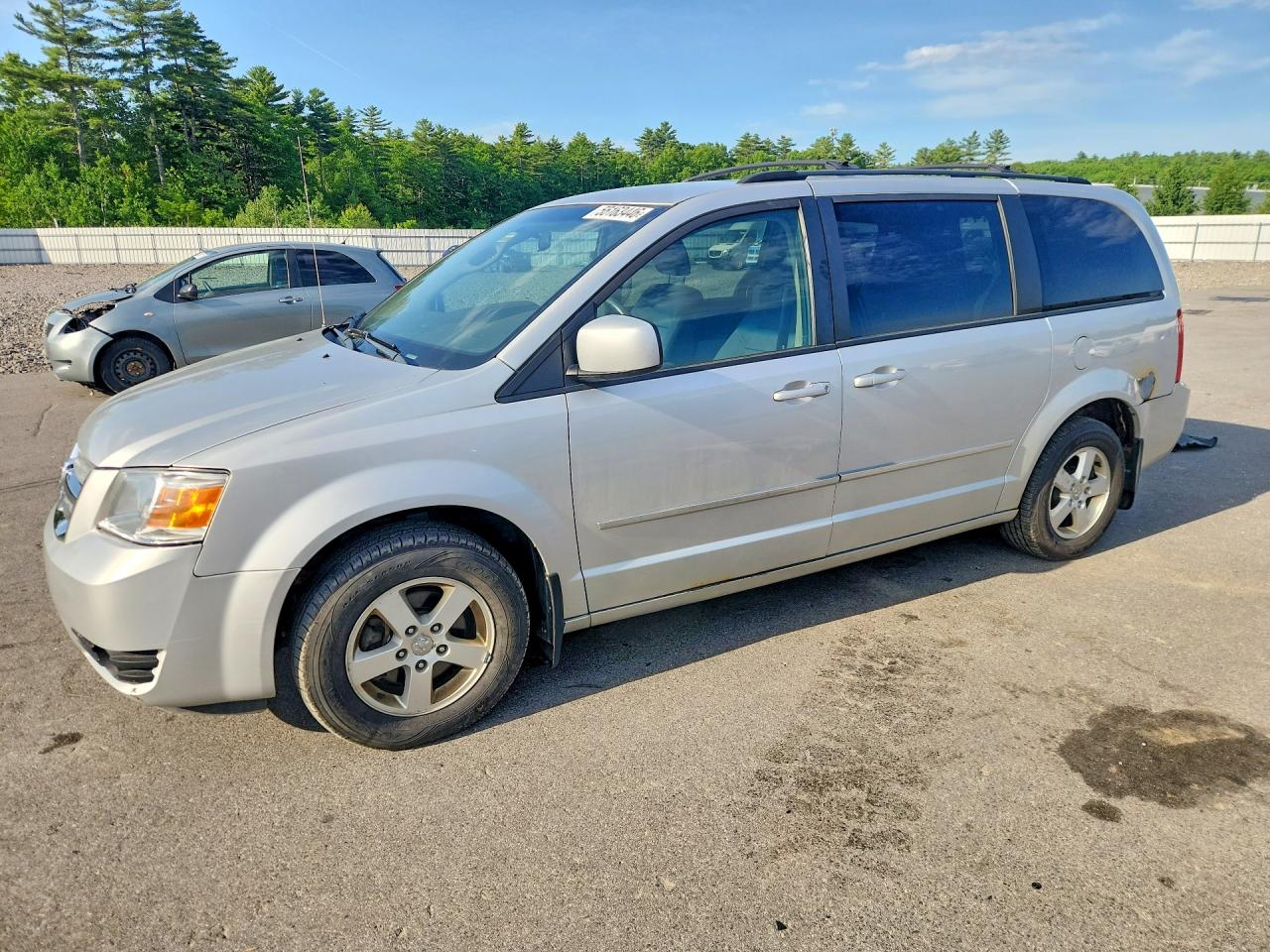 2010 Dodge Grand Caravan SXT, VIN 2D4RN5D14AR174544 — Interior fire