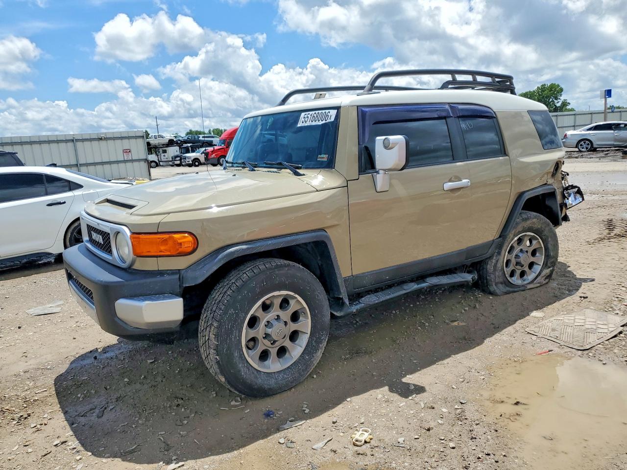 2013 Toyota FJ Cruiser, VIN JTEBU4BF6DK152618 — Rear end