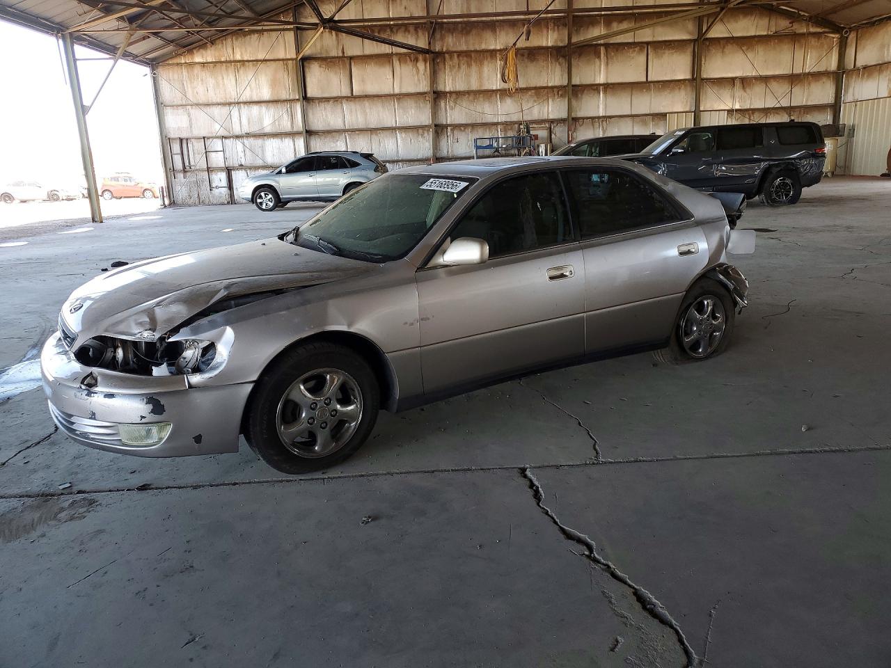 1999 Lexus ES 300, VIN JT8BF28G7X5072927 — Зад